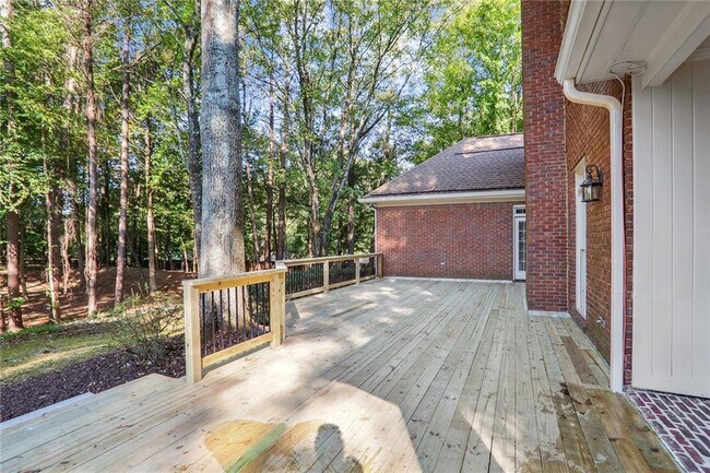 Building Photo - 8900 River Trace Dr