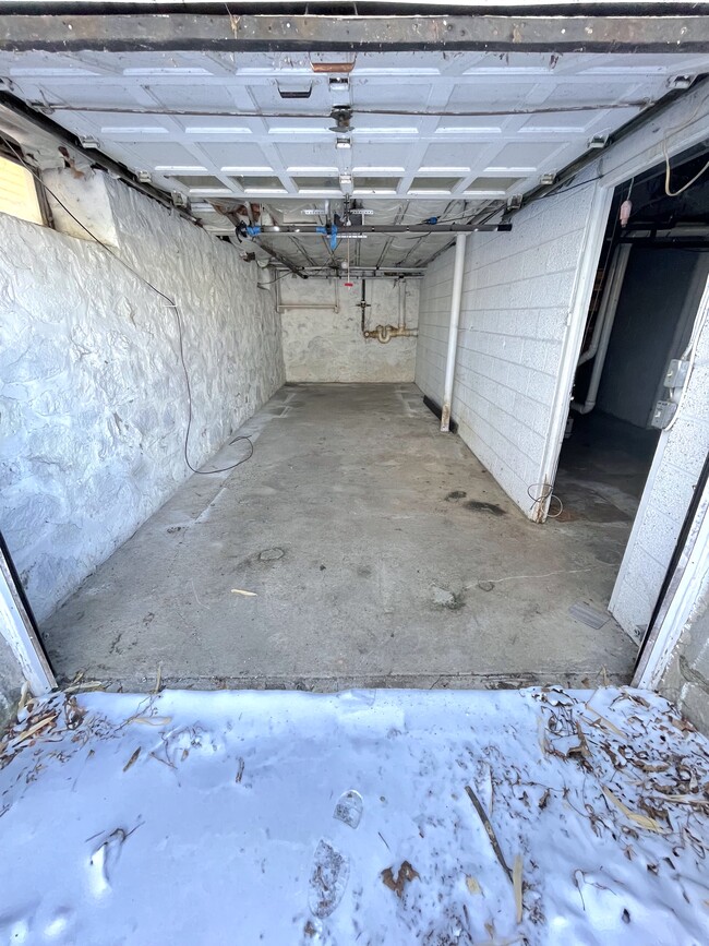 Garage - 171 Beechwood Ave