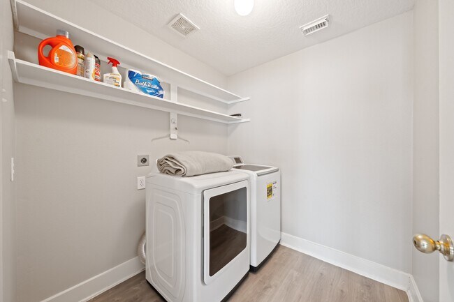 Building Photo - 20931 Walder Ct
