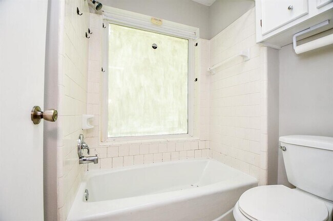 Building Photo - 9014 Mellow Brook Dr
