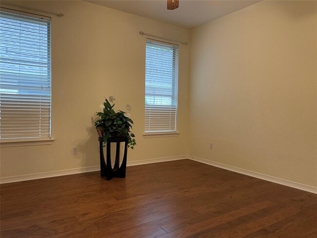 Building Photo - 120 Brazos Dr