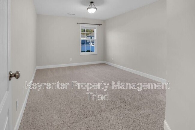 Building Photo - 5470 Noble View Dr