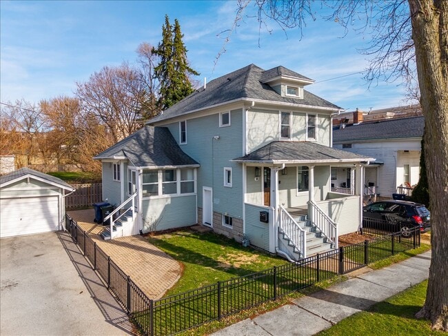 Building Photo - 18 N Main St