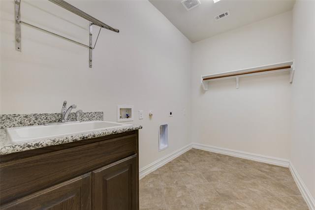 Building Photo - 2911 Redfern Dr