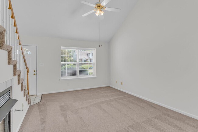 Building Photo - 5013-5015 Carrie Ridge Dr.