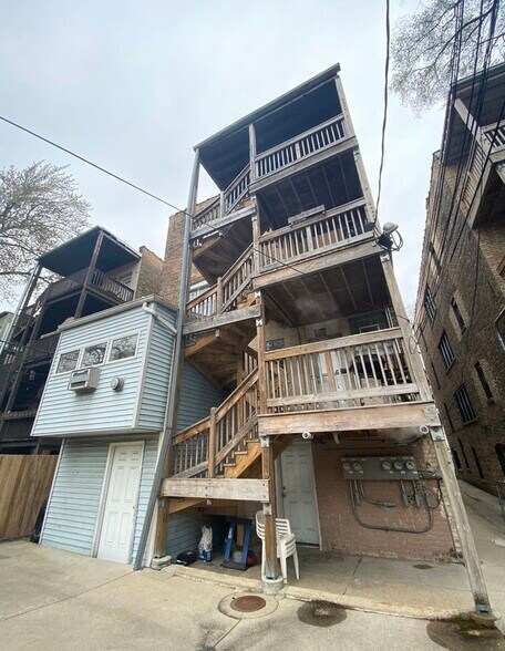 Building Photo - 2029 W Jarvis Ave
