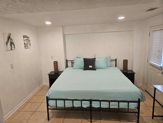 Building Photo - 812 Marlin St