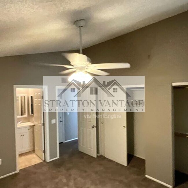 Building Photo - 3893 W Denver St