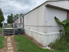 Building Photo - Greenback 37742 - 3 bed 2 bath mobile home - Lease-to-Own Option - call Troy Adams 865-233-6949