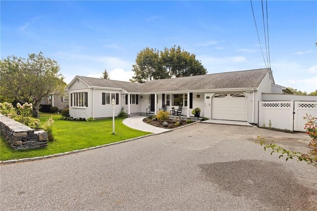 Building Photo - 331 Third Beach Rd