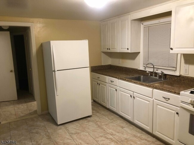 Building Photo - 300 Concord Ave