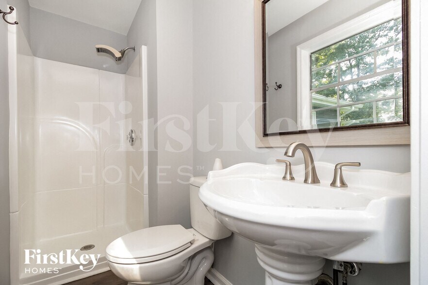 Building Photo - 76 Hunters Cir