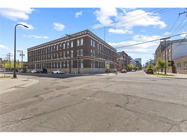 Building Photo - 918 N 3rd St