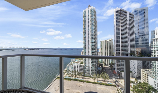 Building Photo - 1155 Brickell Bay Dr