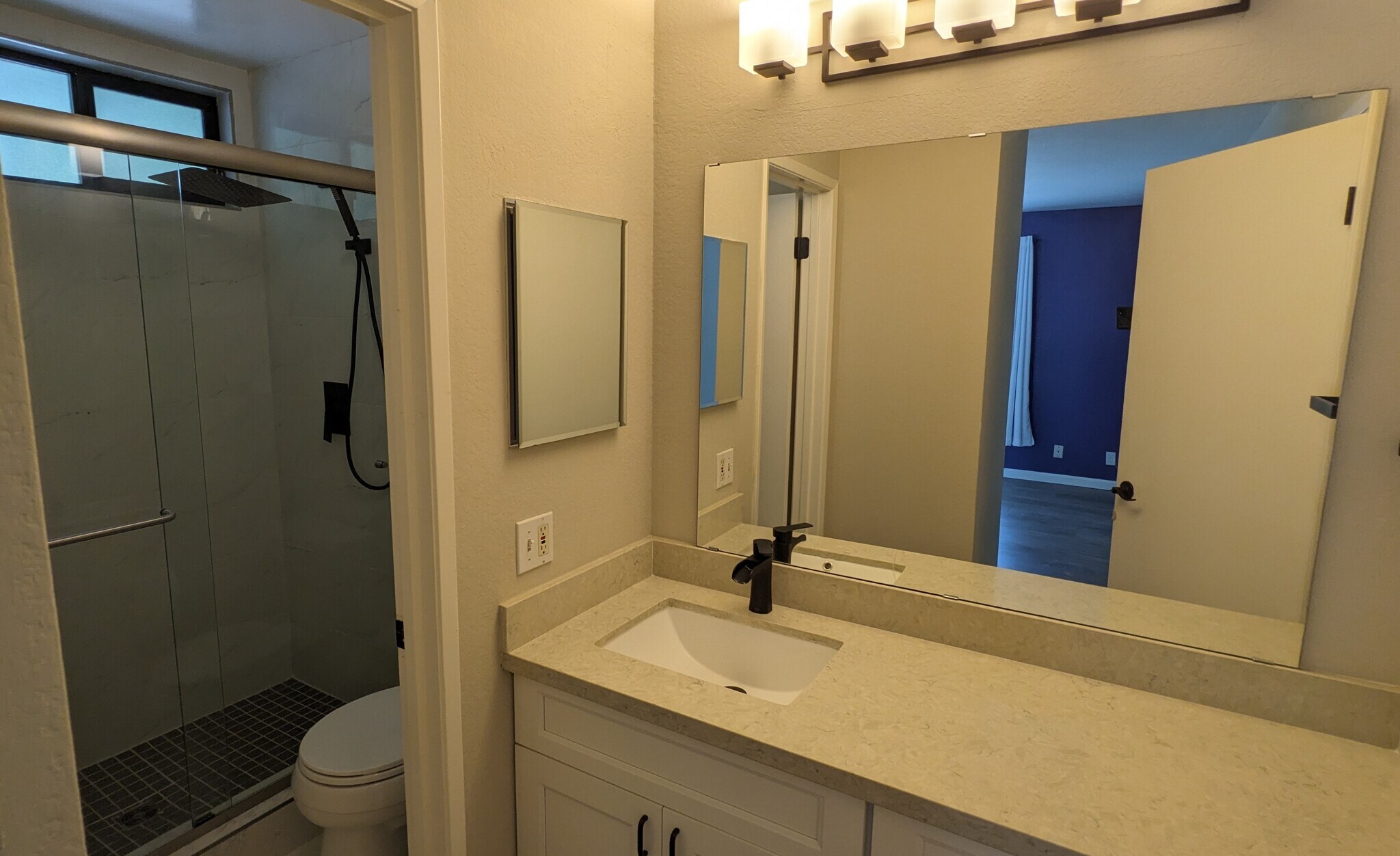 Master Bath - 905 W Middlefield Rd