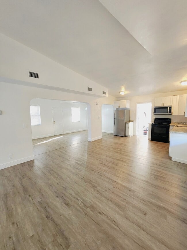 Building Photo - 1327 Eugene Black St