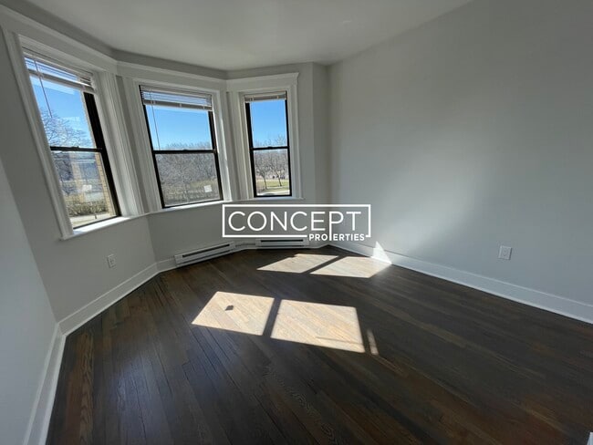 Building Photo - 81 Park Dr