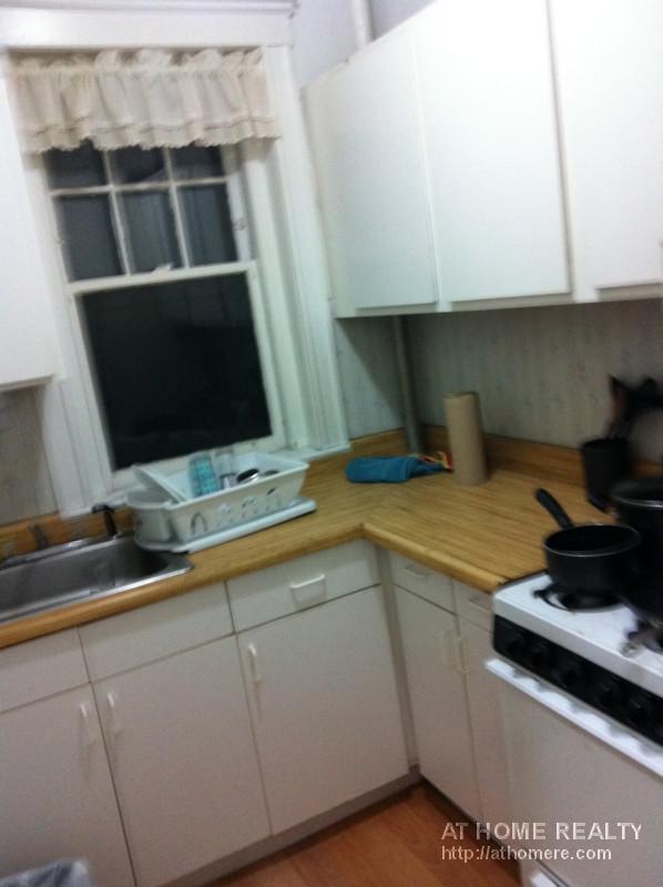 Building Photo - 317 Summit Ave