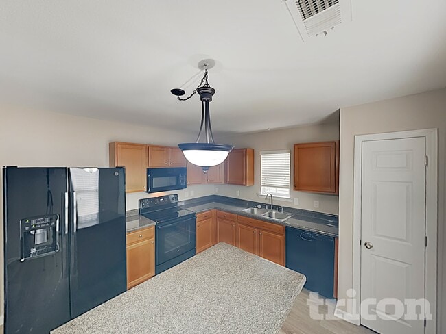 Building Photo - 137 Chatham Trace