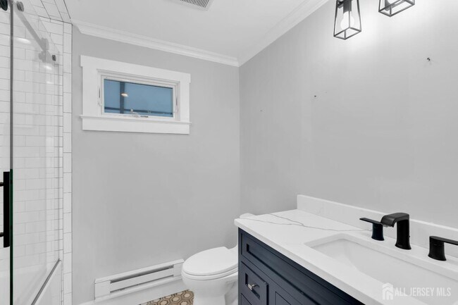 Building Photo - 20 Burnet St