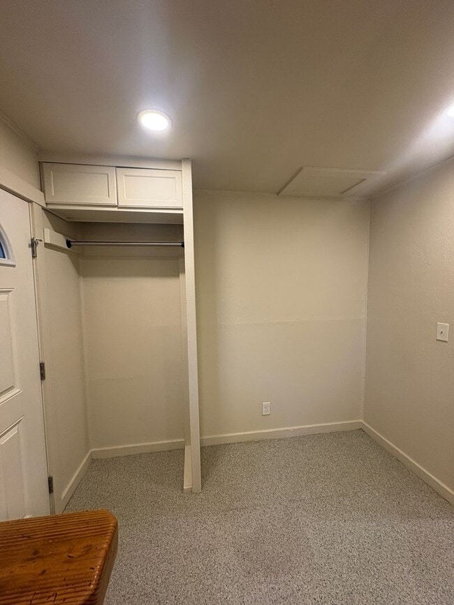 Building Photo - 1 Bedroom Apartment in Camellia Park