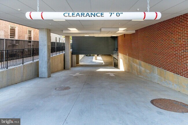 Building Photo - 6910 Ridge Ave