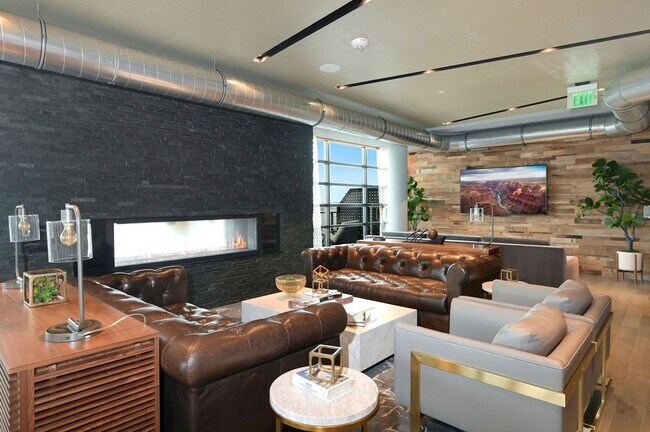 Building Photo - One Month Free For A Lease Start by 8/3! 6...