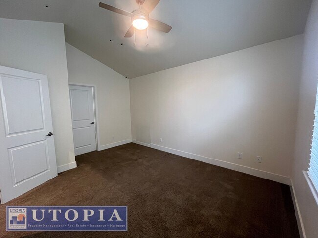 Building Photo - Spacious and Modern 3-bedroom, 3.5 bathroo...