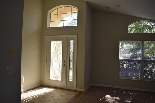 Building Photo - 2415 Sabastian St