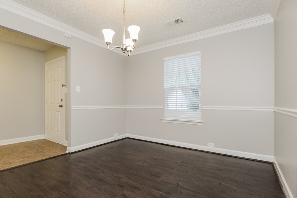 Building Photo - 2108 Thorn Crest Dr