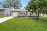 Building Photo - 10513 E 28th Terrace S