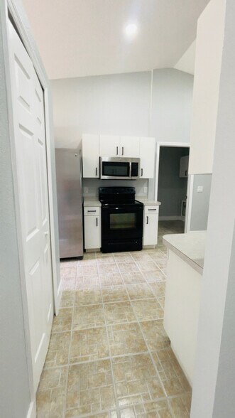 Building Photo - 20255 Macon Ln