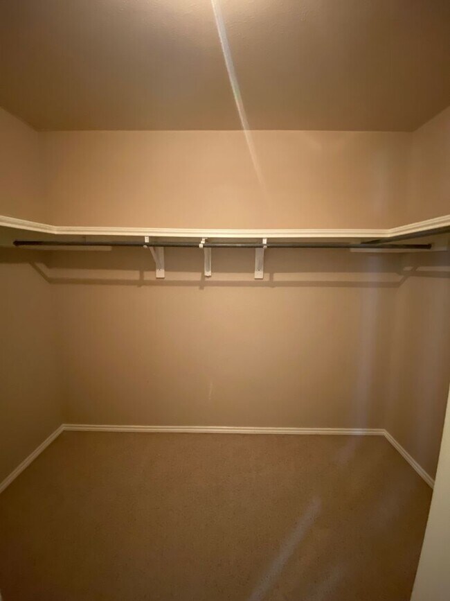 Building Photo - 7901 Albany Ave