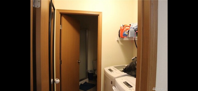 Building Photo - 1209 W Franklin St