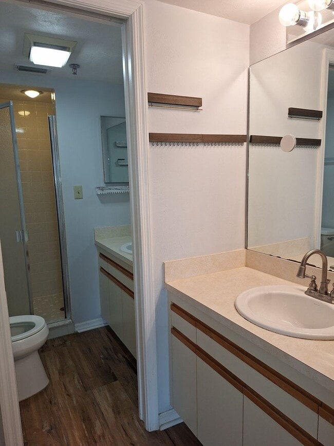 Building Photo - BOUCHELLE ISLAND - RIVER FRONT 2BR 2BA LON...