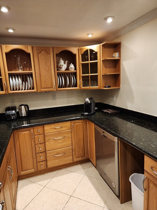 Kitchen - 3140 S Ocean Dr