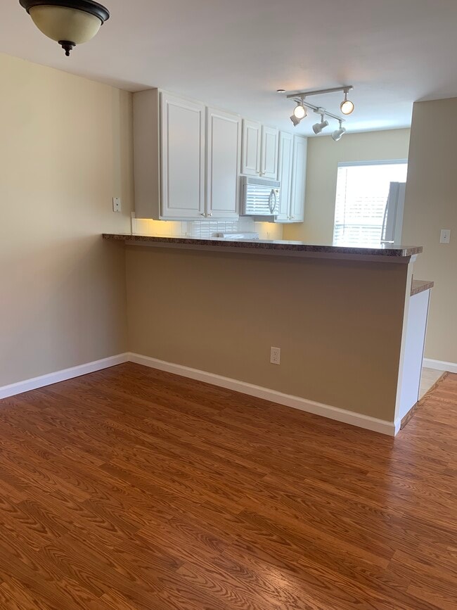 Kitchen Bar Area - 1149 Arbor Creek Dr