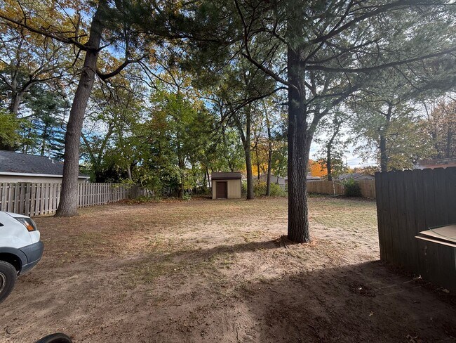 Building Photo - 2 Bedroom Duplex In Wyoming Available December 1st