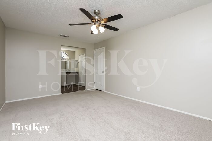 Building Photo - 3278 Croton Ave