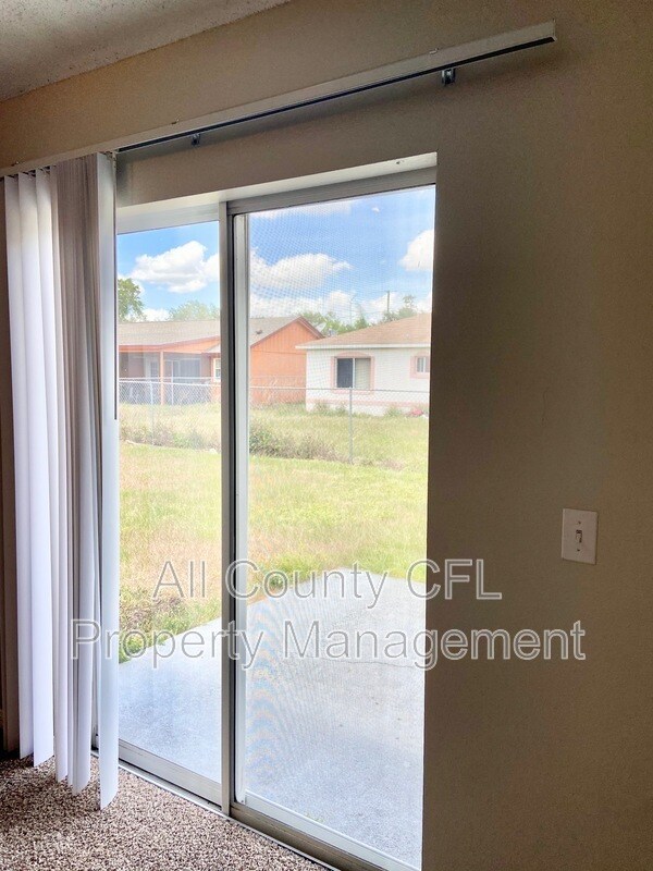 Building Photo - 715 Lucaya Dr