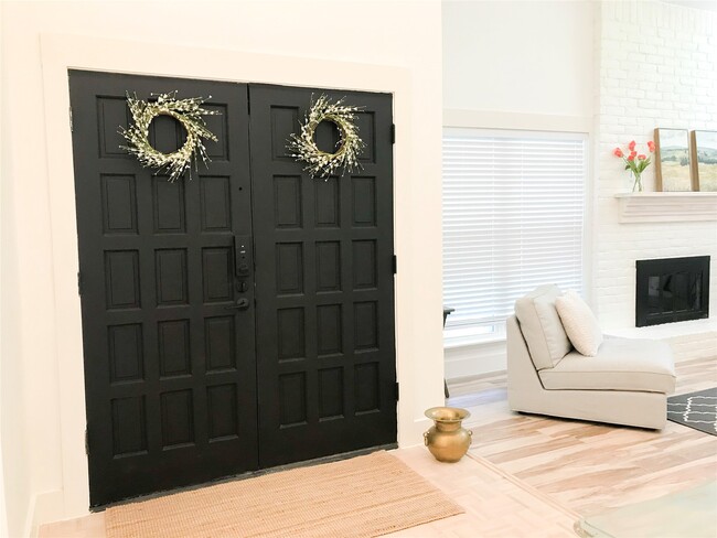 Building Photo - 5 Sandlily Ct