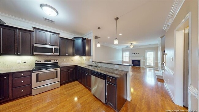 Building Photo - 1319 Braybrooke Pl