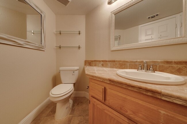 Building Photo - 3-Bed, 2.5-Bath Antelope Home with Vaulted Ceilings & Spacious Yard