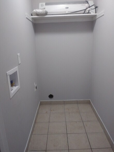 Building Photo - 1005 Maxham Rd