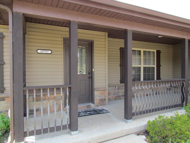 Building Photo - AVAILABLE!!!