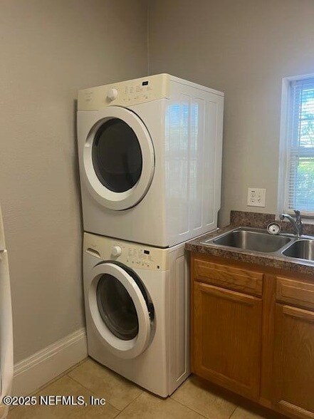 Building Photo - 2652 Post St