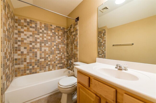 Building Photo - 14305 Broadwinged Hawk Dr