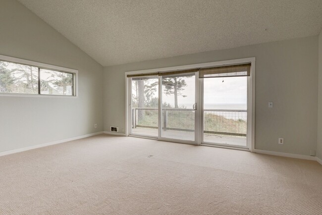 Building Photo - 3 Bedroom Condo on West Beach Bluffs **$500 of the first months rent**