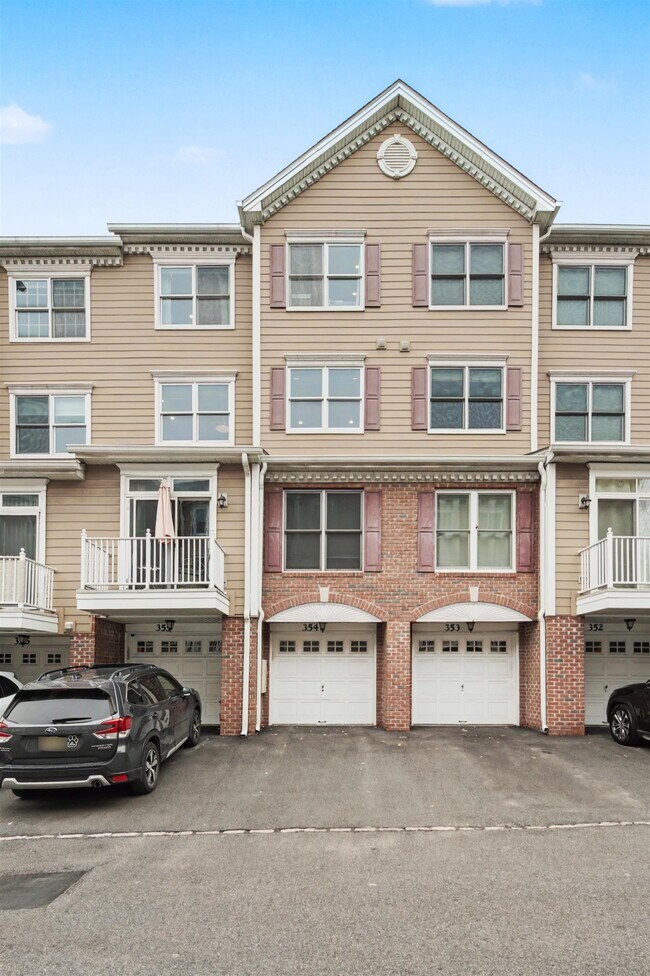 Building Photo - 354 Oswego Ct