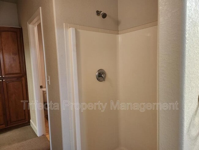 Building Photo - 4101 Crittenton Ln